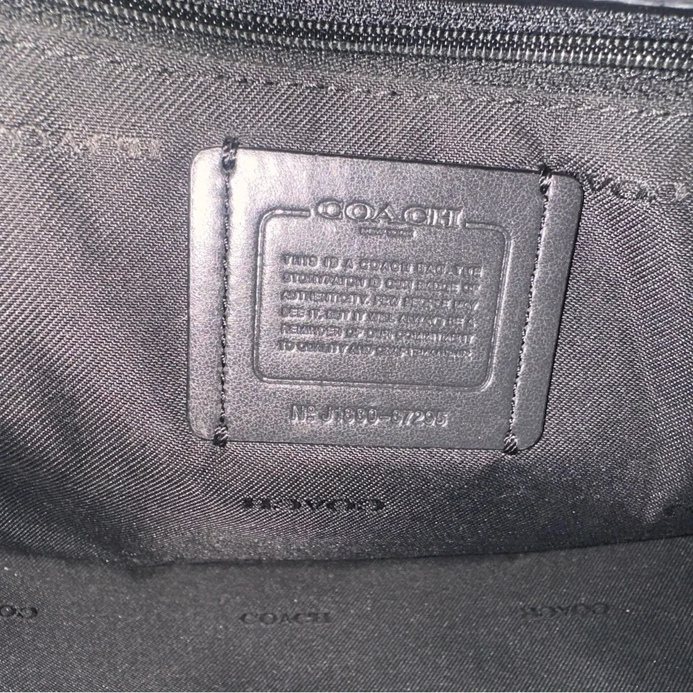 Coach Swagger Purse - Picture 7 of 9